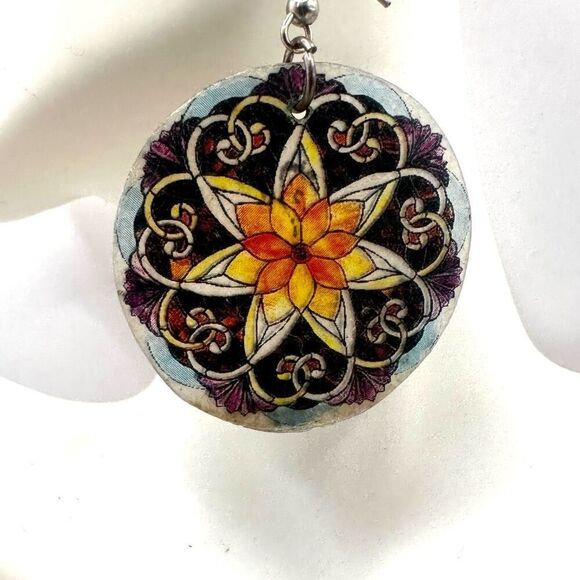 Flower circle earrings - Picture 3 of 9